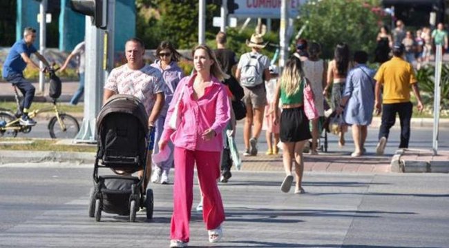 Türkiye'de ikamet izni ile yaşayan yabancıların sayısı açıklandı