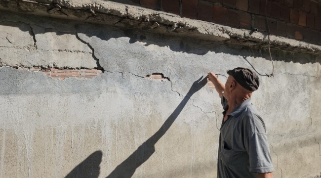 Zonguldak'ta Maden Ocaklarından Kaynaklanan Çatlaklar Mahalleliyi Tedirgin Ediyor